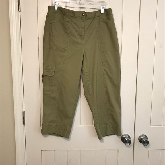 Ruby Rd. Zip Front Cargo Capris Size 16 - Picture 2 of 7